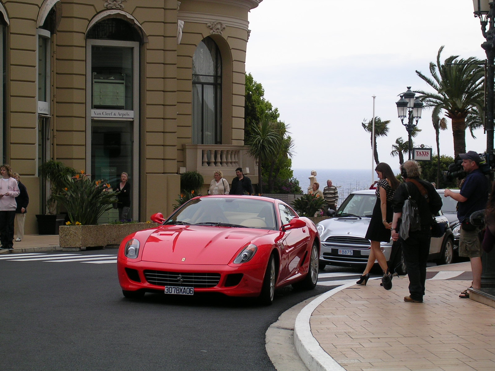 Ferrari frente o Gran Casino. Mónaco