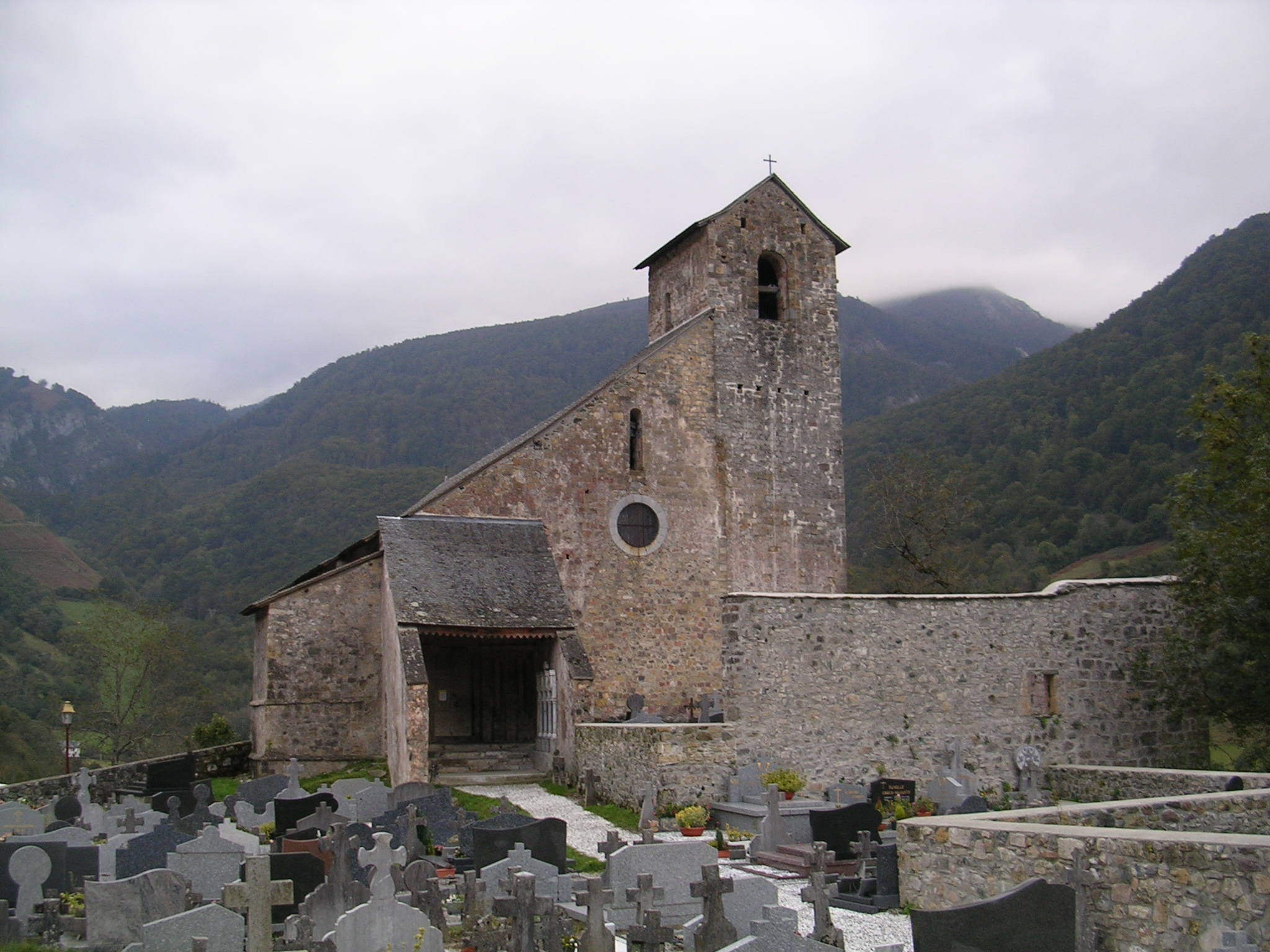 Igrexa do século XI en Ste Engrace