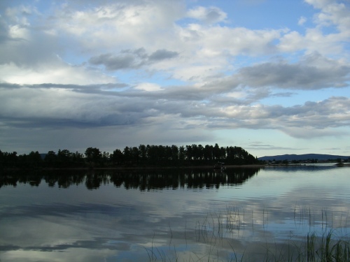 Lago en Jukkasjärvi (Suecia)
