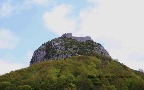Castelo cátaro de Montségur, na rexión de Midi Pyrénées. Maio de 2010
