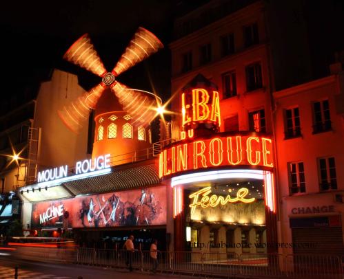 Le Moulin Rouge. París. Julio de 2010